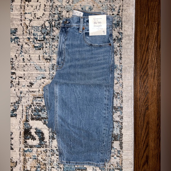 Abercrombie 90’s Straight Jeans NWT - Picture 2 of 6
